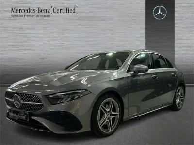 Usado Mercedes A180 136 CV (100 kW) 2025 Gris / plata Berlina