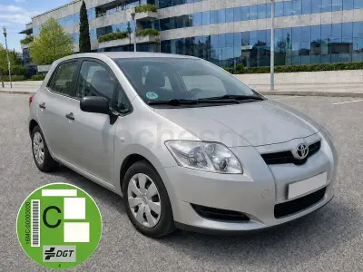 Usado Toyota Auris Luna 97 CV (71 kW) 2007 Beige Utilitario
