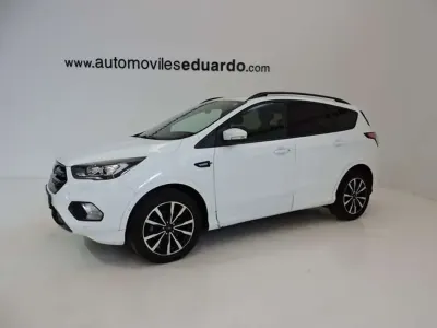 Usado Ford Kuga ST-Line 120 CV (88 kW) 2018 Blanco SUV