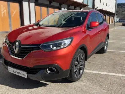 Usado Renault Kadjar Zen 130 CV (95 kW) 2018 Granate SUV