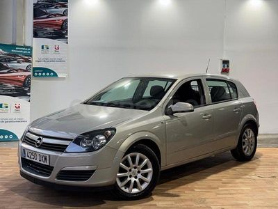 Usado Opel Astra Enjoy 120 HP (88 kW) 2006 Cinzento Sedan