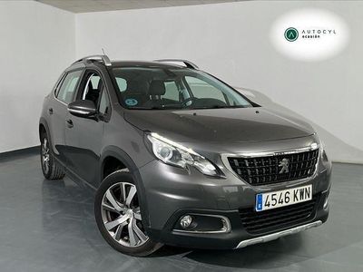 Usado Peugeot 2008 Allure 100 CV (73 kW) 2019 Blanco SUV