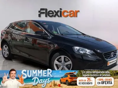 Usado Volvo V40 Inscription 150 CV (110 kW) 2016 Negro Utilitario