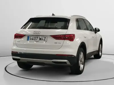 Käytetty Audi Q3 Advanced 150 HP (110 kW) 2023 Valkoinen Katumaasturi