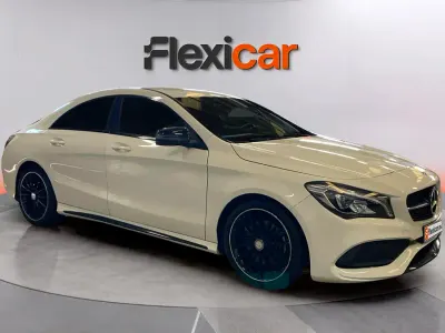 Usado Mercedes CLA220 177 CV (130 kW) 2018 Blanco Berlina