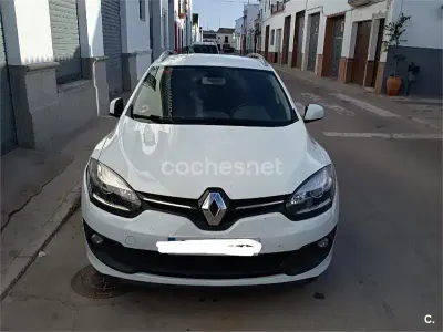 Usado Renault Mégane GrandTour Dynamique 110 CV (80 kW) 2014 Blanco Familiar