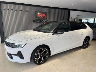 Usado Opel Astra 130 CV (95 kW) 2024 Blanco Familiar