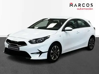 Usado Kia Ceed 101 HP (74 kW) 2024 Branco Citadino