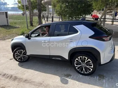 Usado Toyota Yaris Cross Active 116 CV (85 kW) 2022 Blanco SUV