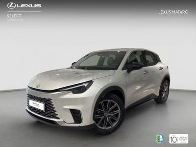 Usado Lexus LBX 136 CV (100 kW) 2025 Gris / plata SUV