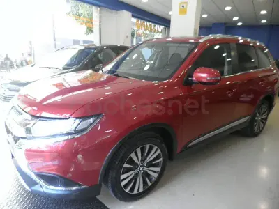 Usado Mitsubishi Outlander Motion 150 CV (110 kW) 2019 Granate SUV