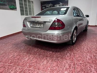 Gris / plata Usado 2007 Mercedes E320 Avantgarde Berlina | 6400 € (Buen precio)