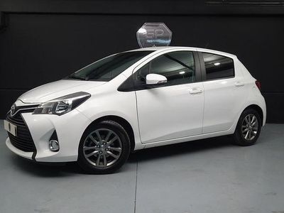 Usado Toyota Yaris Live 69 CV (50 kW) 2014 Blanco Berlina