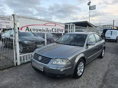Usado VW Passat Edition 130 CV (95 kW) 2004 Gris / plata Familiar