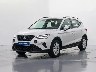 Usado Seat Arona Style 110 CV (80 kW) 2021 Blanco SUV