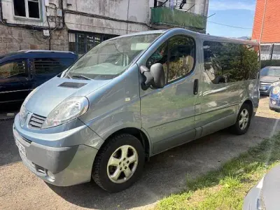 Usado Renault Trafic Privilege 150 CV (110 kW) 2011 Gris Monovolumen