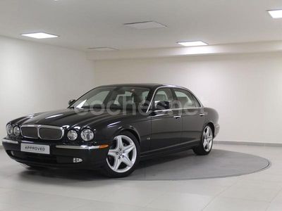 Usado Jaguar XJ8 Executive 258 CV (189 kW) 2006 Negro Berlina