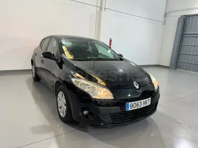 Usado Renault Mégane Authentique 90 CV (66 kW) 2012 Negro Berlina