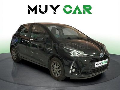 Usado Toyota Yaris Hybrid Active 100 CV (73 kW) 2018 Negro Berlina