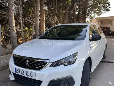 Usado Peugeot 308 SW Allure 150 CV (110 kW) 2018 Blanco Familiar