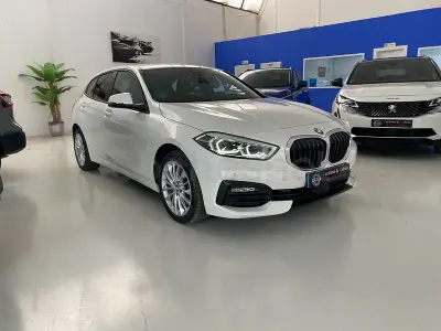 Usado BMW 118 150 CV (110 kW) 2021 Blanco Berlina