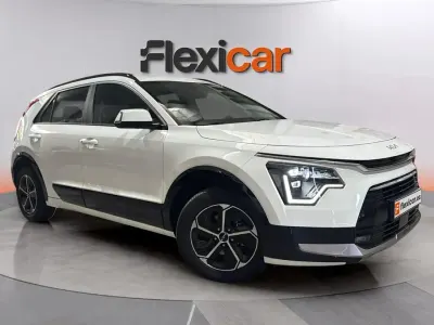 Usado Kia Niro 141 CV (103 kW) 2022 Blanco SUV