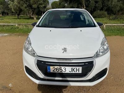 Usado Peugeot 208 Access 68 CV (50 kW) 2015 Blanco Utilitario