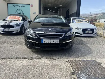 Usado Peugeot 308 Style 120 CV (88 kW) 2017 Negro Utilitario