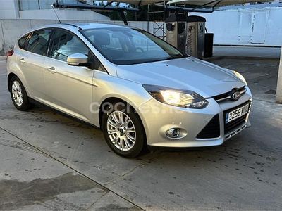 Usado Ford Focus Trend 115 CV (84 kW) 2011 Gris / plata Berlina
