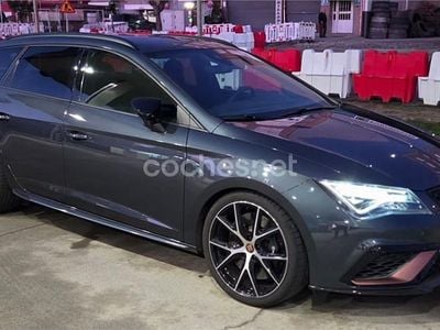 Gris / plata Usado 2020 Cupra Leon Familiar | 31.500 € (Un poco caro)