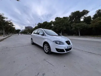 Usado Seat Altea XL Style 105 CV (77 kW) 2010 Blanco Monovolumen