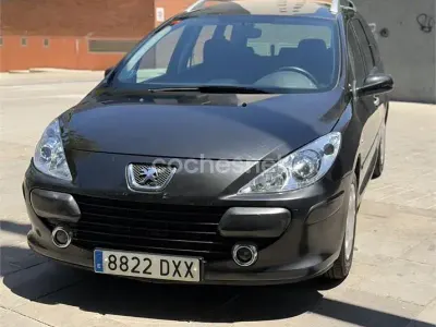Usado Peugeot 307 110 CV (80 kW) 2008 Negro Familiar