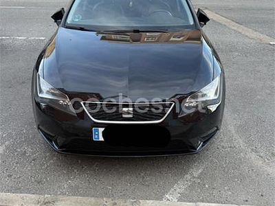 Usado Seat Leon Style 105 CV (77 kW) 2013 Negro Berlina
