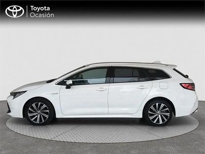 Begagnad Toyota Corolla Style 122 HK (89 kW) 2021 Vit SUV
