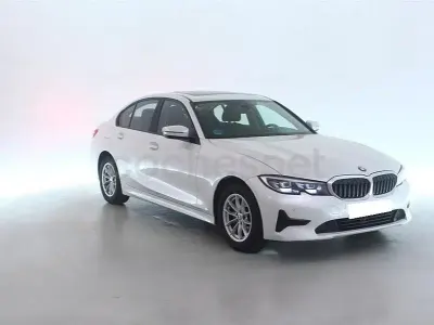 Usado BMW 318 Comfort Edition 150 CV (110 kW) 2021 Blanco Berlina
