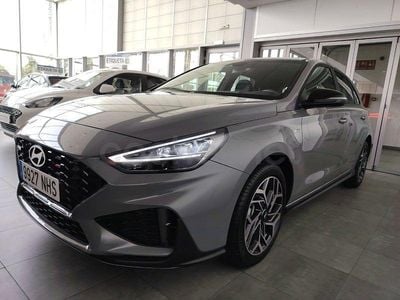 Nuevo Hyundai i30 N Line 100 CV (73 kW) 2025 Gris / plata Berlina