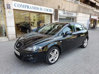 Usado Seat Leon Reference 90 CV (66 kW) 2011 Negro Utilitario