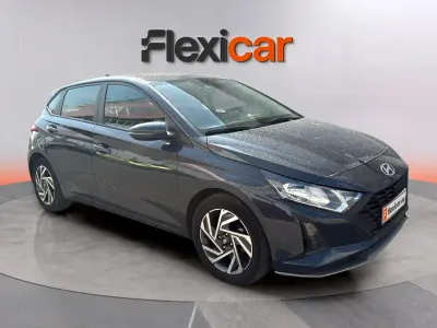 Usado Hyundai i20 84 CV (61 kW) 2024 Gris Utilitario