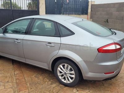 Gris / plata Usado 2009 Ford Mondeo Trend Berlina | 3300 € (Precio justo)