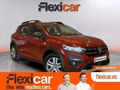 Usado Dacia Sandero Essentiel 91 CV (66 kW) 2022 Granate Utilitario