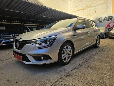 Plateado Usado 2018 Renault Mégane GrandTour Familiar | 9000 € (Precio justo)