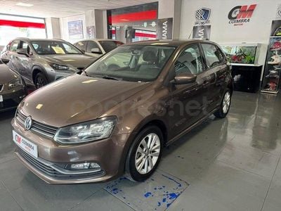 Usado VW Polo Advance 75 CV (55 kW) 2015 Marrón Berlina