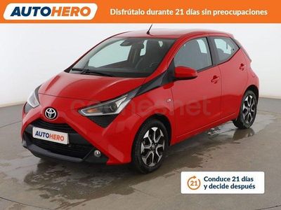 Usado Toyota Aygo X-play 72 CV (52 kW) 2021 Rojo Utilitario