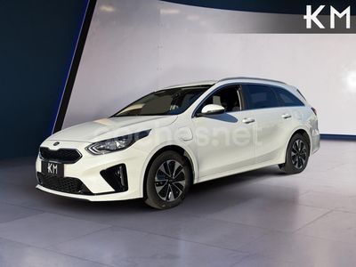 Usado Kia Ceed 141 CV (103 kW) 2020 Gris / plata Utilitario