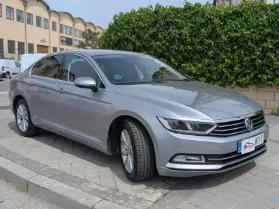 Usado VW Passat Edition 150 CV (110 kW) 2019 Gris Berlina