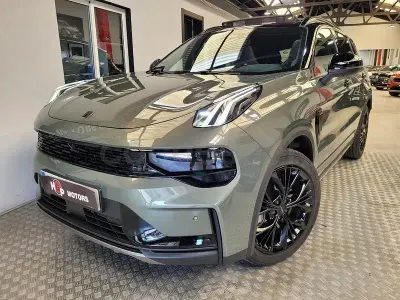 Usado Lynk & Co 01 276 CV (202 kW) 2025 Verde SUV
