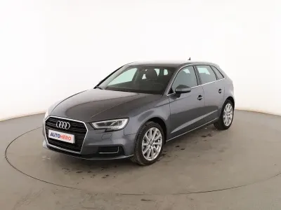Usado Audi A3 Sportback Design 116 CV (85 kW) 2019 Gris Utilitario