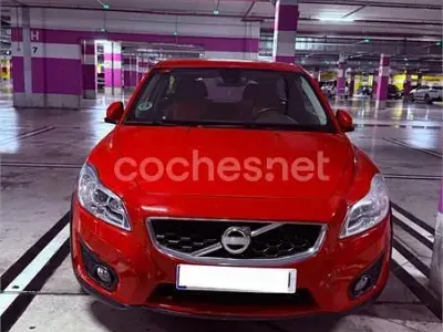 Usado Volvo C30 Momentum 136 CV (100 kW) 2010 Rojo Utilitario