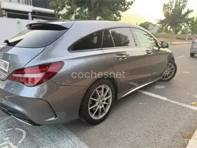 Usado Mercedes CLA220 Shooting Brake AMG line 177 CV (130 kW) 2017 Gris / plata Familiar