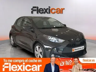Usado Toyota Yaris Active 116 CV (85 kW) 2025 Negro Utilitario